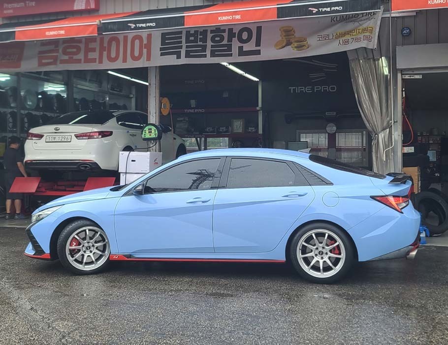 아반떼 N 휠 교체 및 캘리퍼 도색 견적 문의드립니다